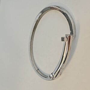 Speidel Silvertone Modern Design Hook Bangle Bracelet